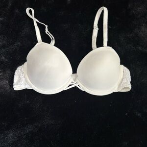 Candie’s White Lace Push-Up Bra - Size 34B